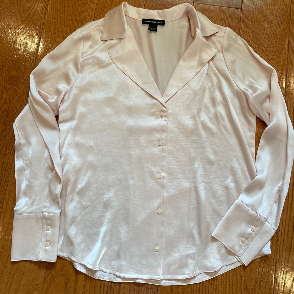 Something Navy Light Pink Satin Button-Up Blouse
Size Small | Elegant & Chic